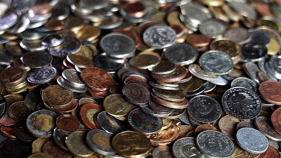 vysypané mince