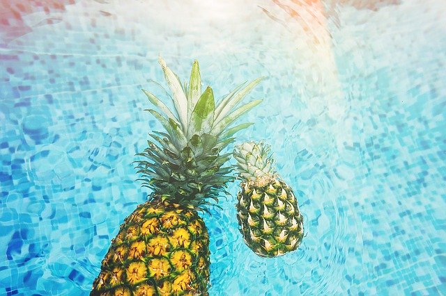 ananas na vodě
